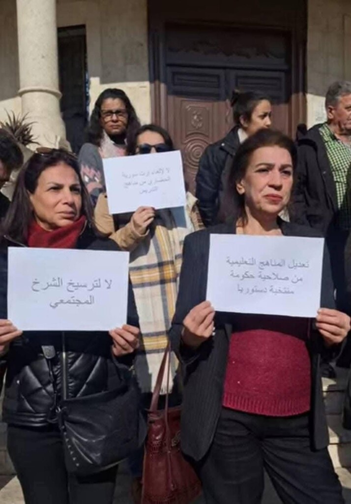 Protesta la Siria che non crede nella «generosità di Allah»