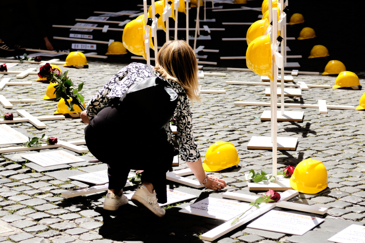 Lavoro, mille morti in 11 mesi: il dramma che nessuno vede