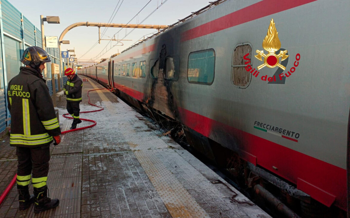 Caos treni, Frecciargento in fiamme: settanta passeggeri evacuati