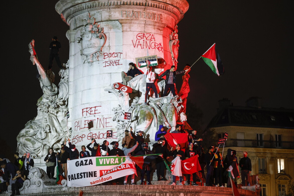 Il 7 ottobre, a Parigi