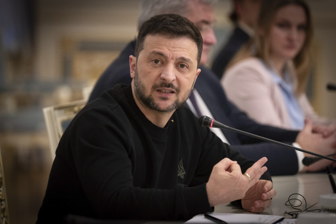 L’aut aut di Zelensky: parla alla Ue perché Trump intenda