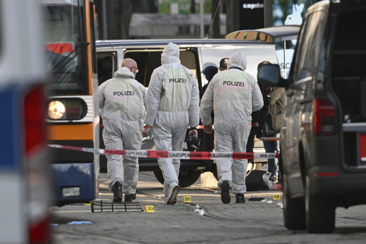 Orrore a Mannheim: auto sulla folla, due morti e una decina  di feriti