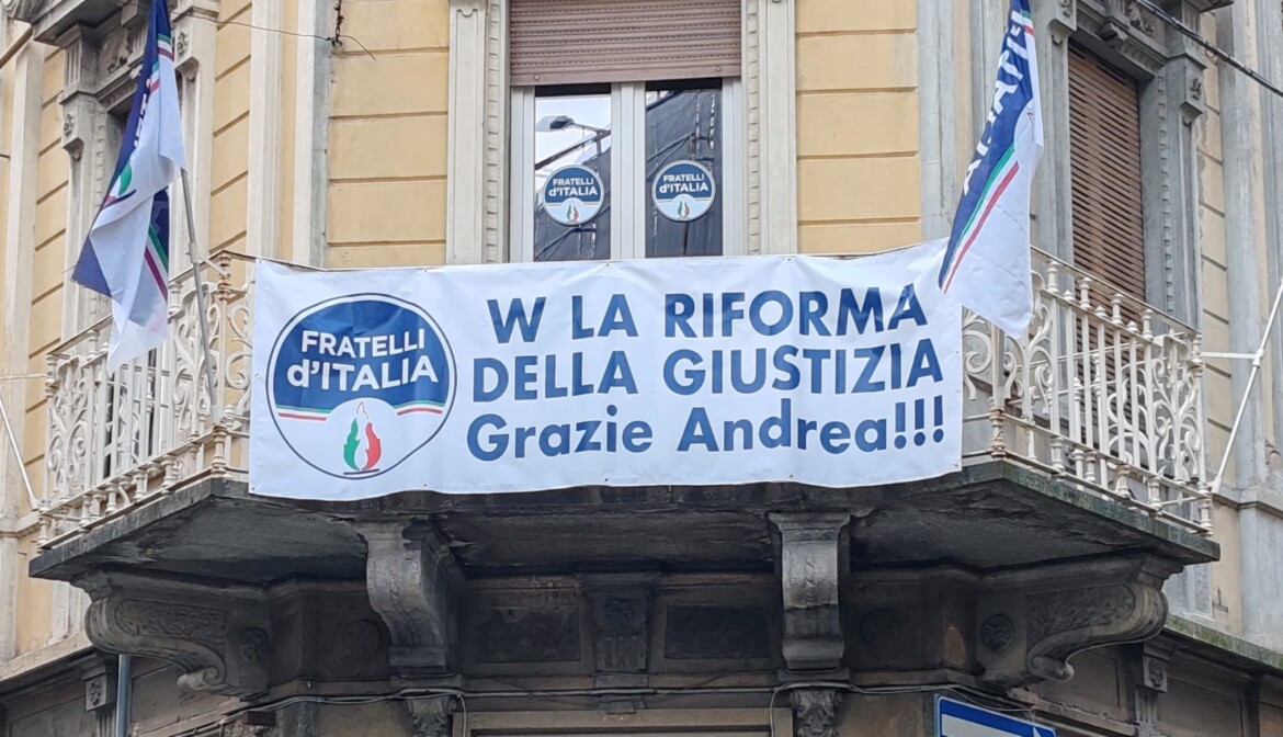 Un insolito Delmastro travolge la riforma di Nordio