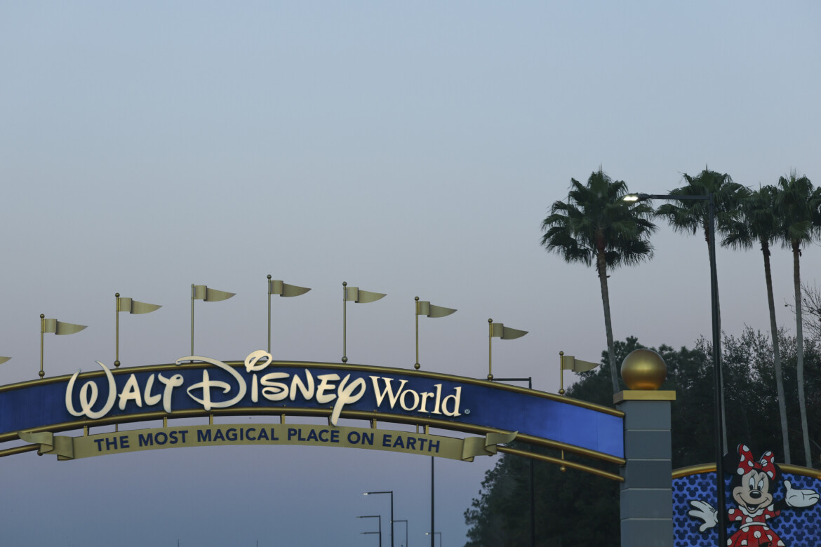Free speech, picchetto alla Disney del sindacato scrittori