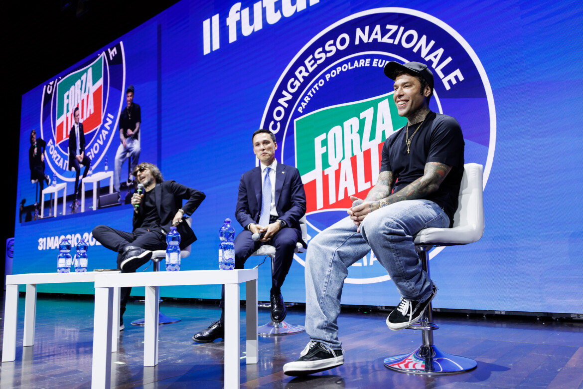 Ora Fedez non le canta più a Gasparri Ora Fedez non le canta più a Gasparri