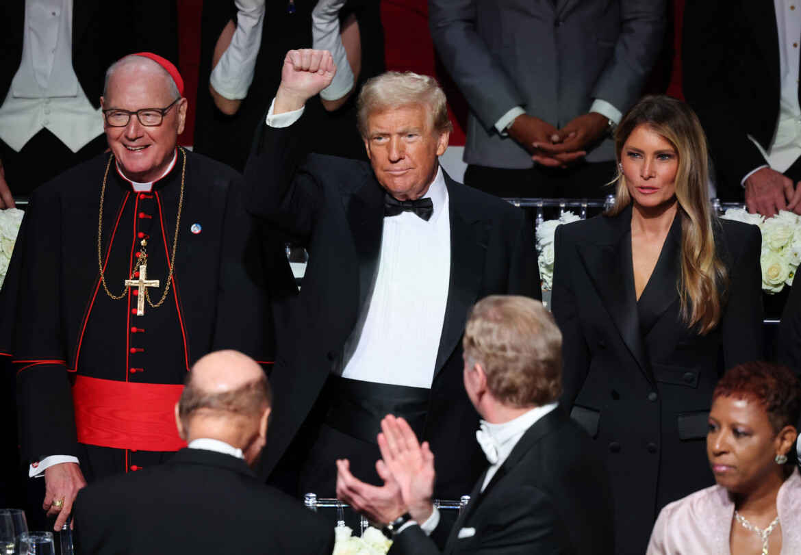 Fondi neri e strategie eversive: i cattolici Usa che puntano a Roma Fondi neri e strategie eversive: i cattolici Usa che puntano a Roma
