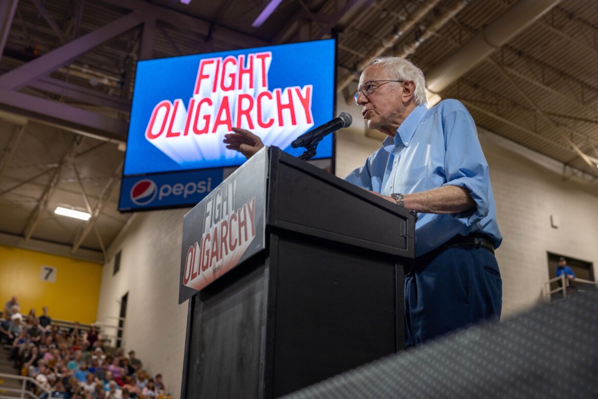 «Governo degli oligarchi» La ribellione di Sanders «Governo degli oligarchi» La ribellione di Sanders
