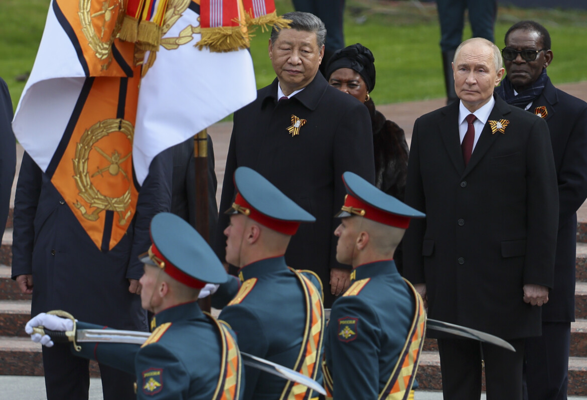 Muscoli ma toni bassi, così Putin celebra la «festa più grande» Muscoli ma toni bassi, così Putin celebra la «festa più grande»