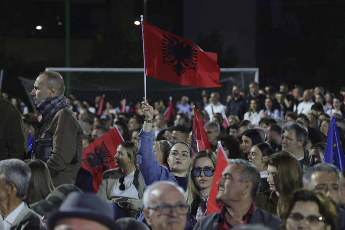 Rama o Berisha, l’Albania guarda indietro Rama o Berisha, l’Albania guarda indietro