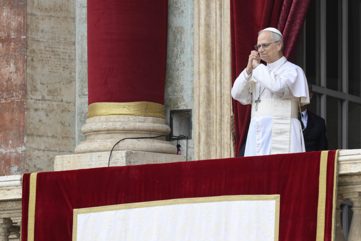 Il leader ucraino chiama papa Leone e lo invita a Kiev Il leader ucraino chiama papa Leone e lo invita a Kiev
