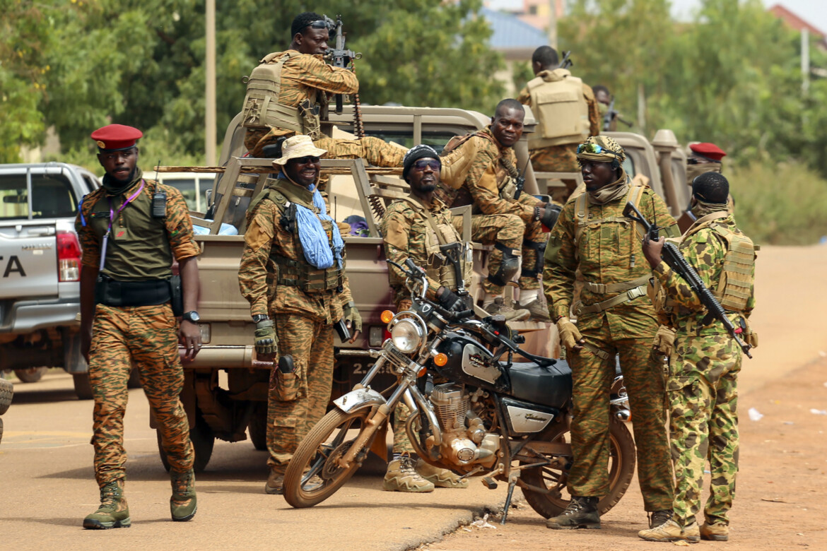 In Burkina Faso «massacro etnico su larga scala». Con rappresaglia In Burkina Faso «massacro etnico su larga scala». Con rappresaglia