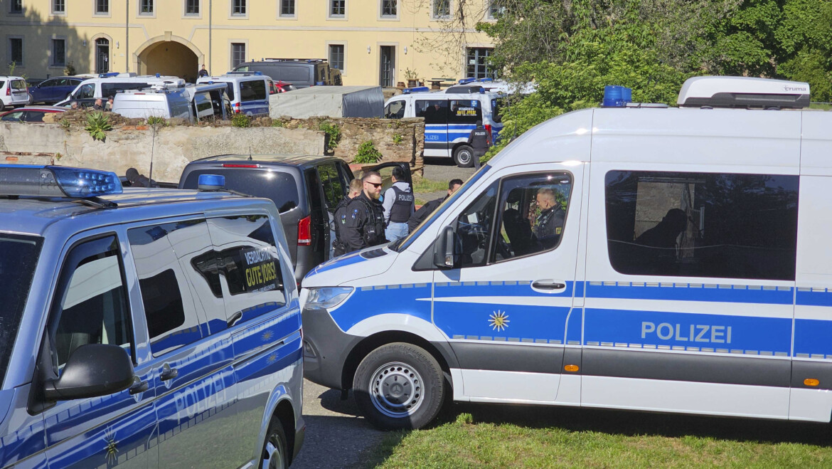 Al bando i vetero fasci del Regno di Germania. Un impero immobiliare Al bando i vetero fasci del Regno di Germania. Un impero immobiliare