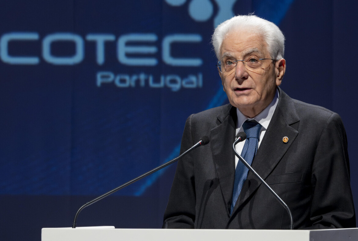 Difesa comune, Mattarella bacchetta: «Stare fermi non è un’opzione» Difesa comune, Mattarella bacchetta: «Stare fermi non è un’opzione»