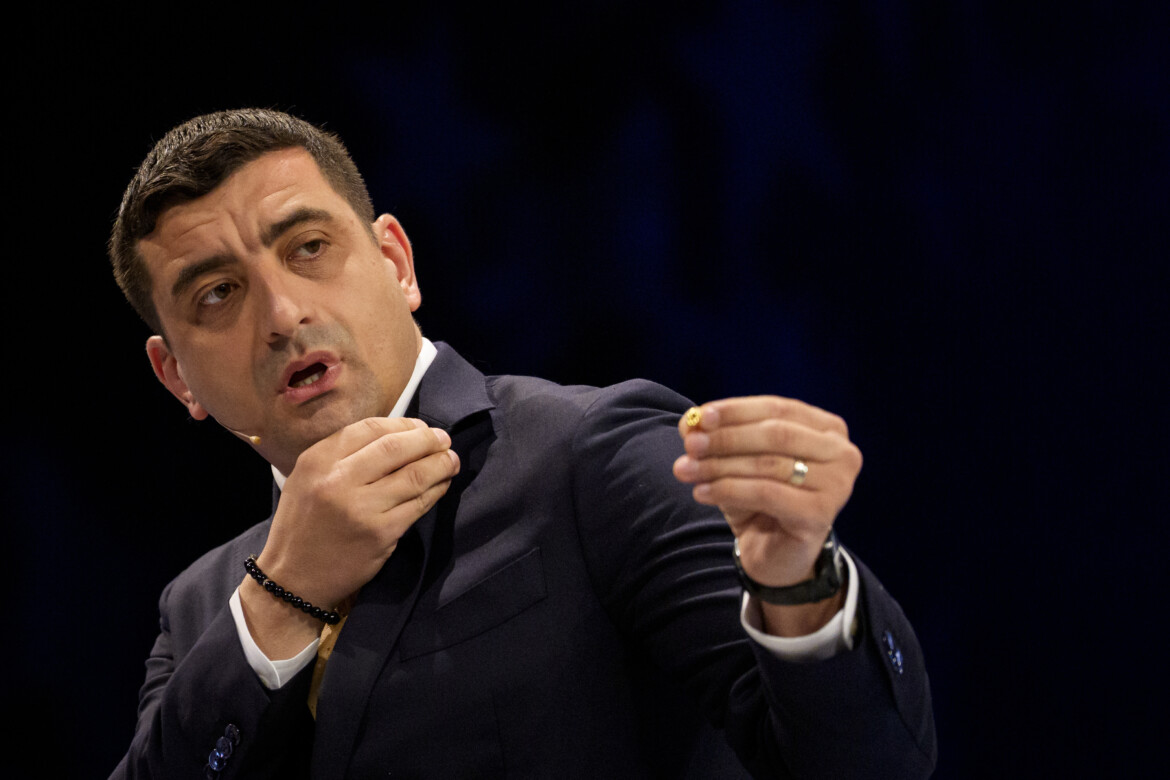 Tra Ue e nazionalismo. Romania in bilico verso il ballottaggio Tra Ue e nazionalismo. Romania in bilico verso il ballottaggio