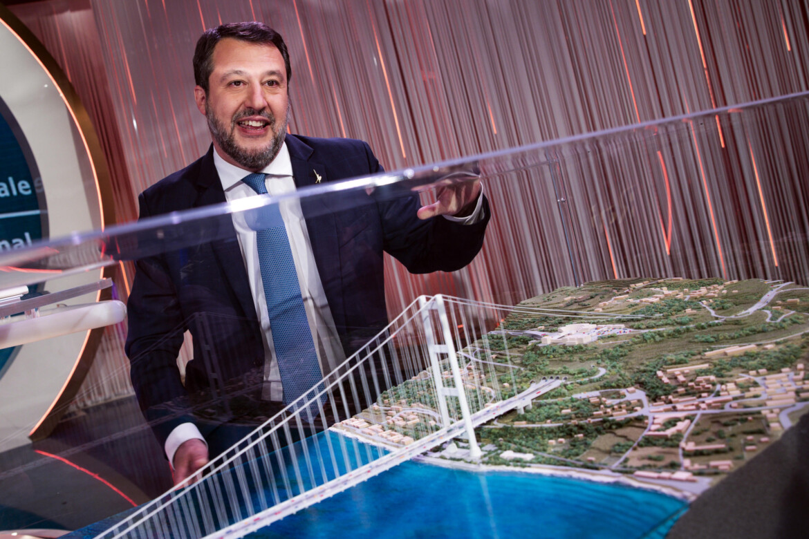 Ponte, Salvini parte in tour mentre le indagini avanzano Ponte, Salvini parte in tour mentre le indagini avanzano