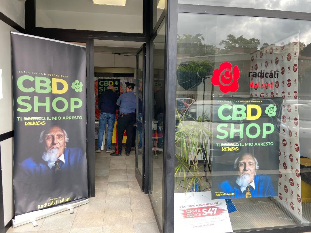 Spaccio di Cbd nella sede dei Radicali: un arresto Spaccio di Cbd nella sede dei Radicali: un arresto
