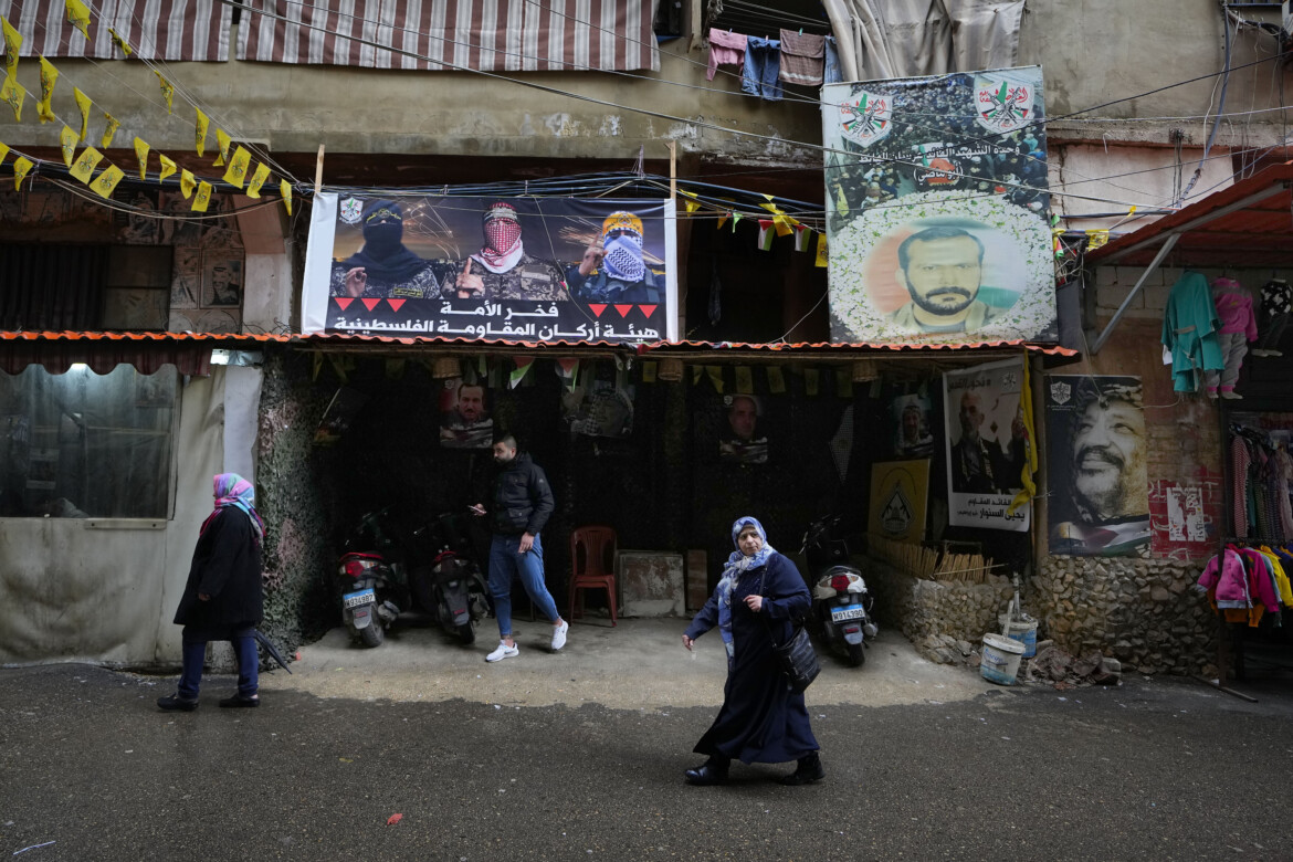 Abu Mazen vuole disarmare i campi palestinesi in Libano Abu Mazen vuole disarmare i campi palestinesi in Libano