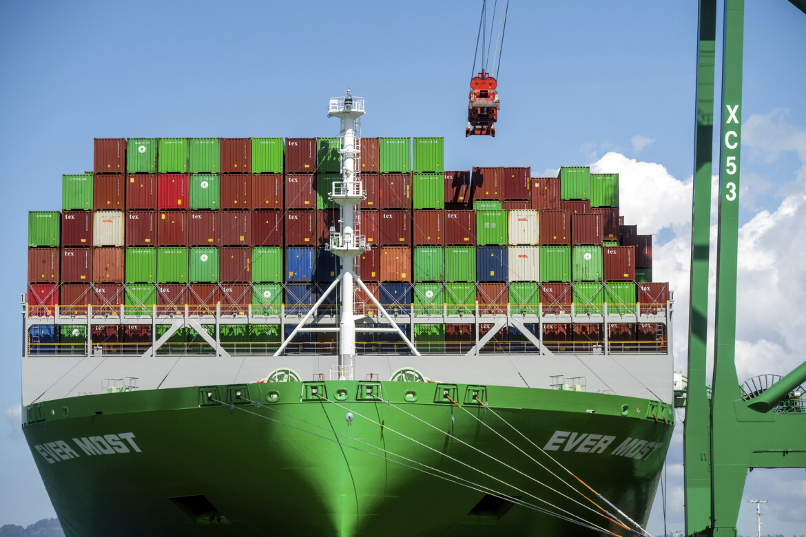 In arrivo a Marsiglia cargo di armi per Tel Aviv