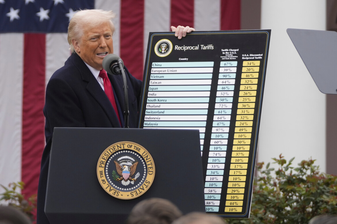 «Tariffe illegali». Una corte gela Trump, un’altra lo salva «Tariffe illegali». Una corte gela Trump, un’altra lo salva