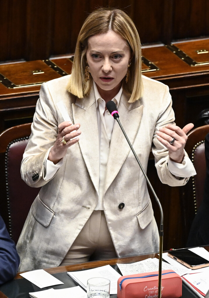 Colpo di scena: il governo «scongela» il premierato Colpo di scena: il governo «scongela» il premierato