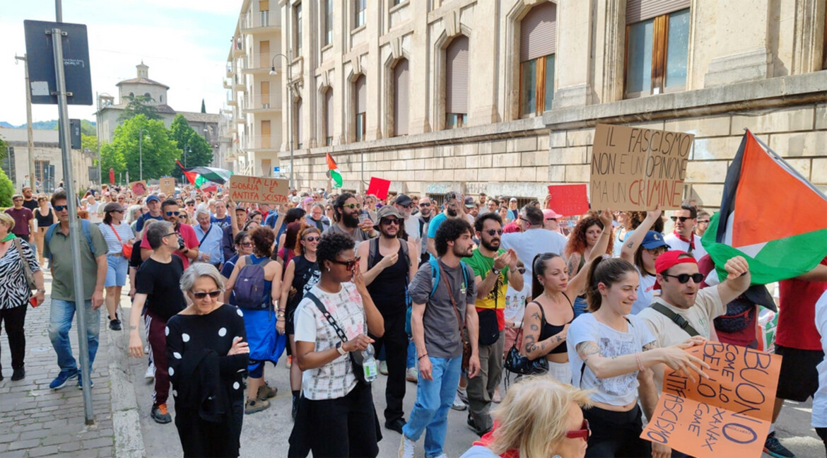 Ascoli, la piazza antifascista che spaventa Fratelli d’Italia Ascoli, la piazza antifascista che spaventa Fratelli d’Italia