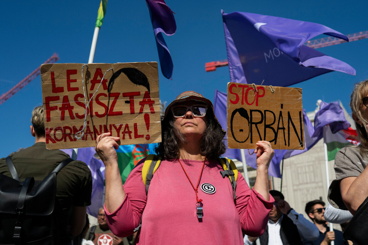 L’onda anti Orbán non si ferma, a Budapest Primo maggio di protesta L’onda anti Orbán non si ferma, a Budapest Primo maggio di protesta