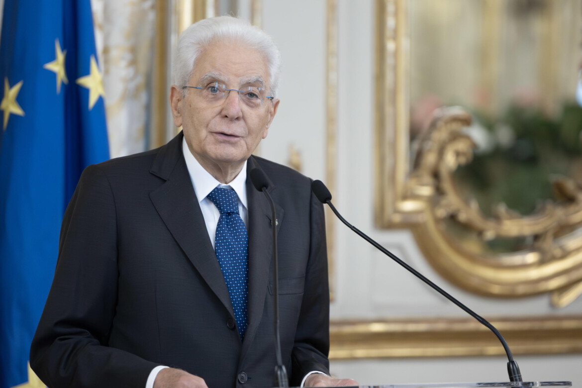 Sovraffollamento e suicidi: l’alt di Mattarella sulle carceri Sovraffollamento e suicidi: l’alt di Mattarella sulle carceri