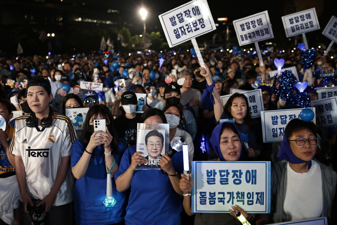 Corea del sud al voto dopo il tentato golpe, favoriti i progressisti Corea del sud al voto dopo il tentato golpe, favoriti i progressisti