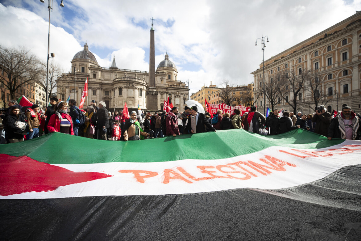 Piazza per Gaza, la lista degli oratori all’esame dei leader