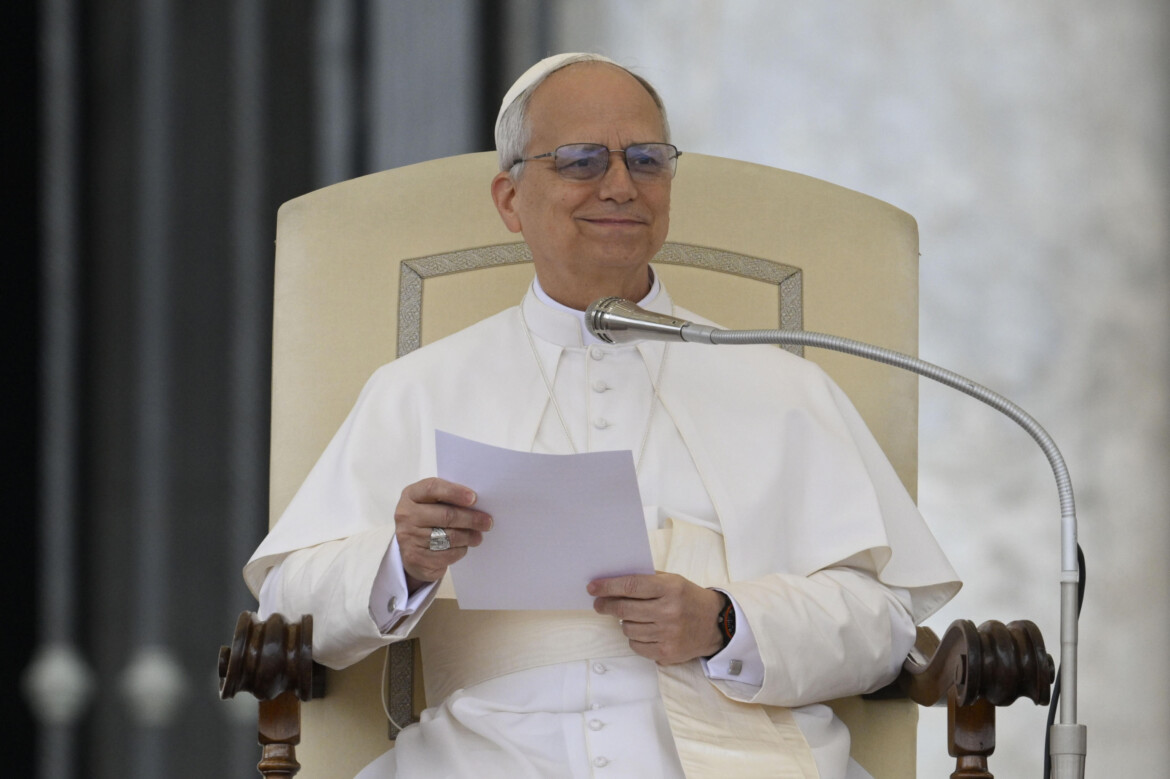 Il papa riceve il cinema e lancia l’allarme Il papa riceve il cinema e lancia l’allarme