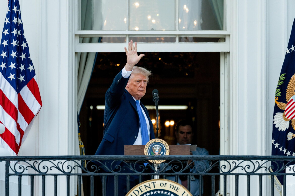 Indesiderati, Trump ordina: Stati uniti vietati a 12 paesi Indesiderati, Trump ordina: Stati uniti vietati a 12 paesi