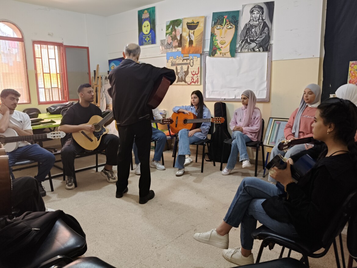 Il permesso della felicità. Musica nei campi del Libano Il permesso della felicità. Musica nei campi del Libano