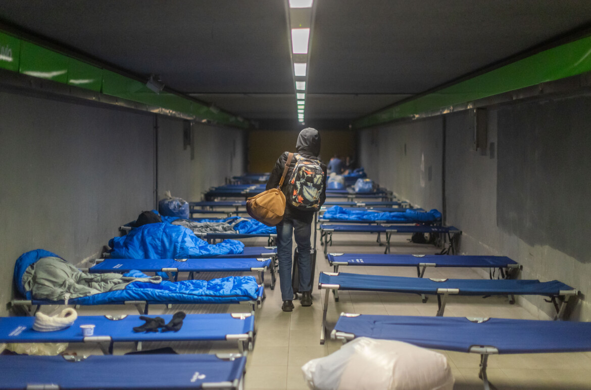 Effetto Meloni: aumenta la povertà senza cure, né casa Effetto Meloni: aumenta la povertà senza cure, né casa