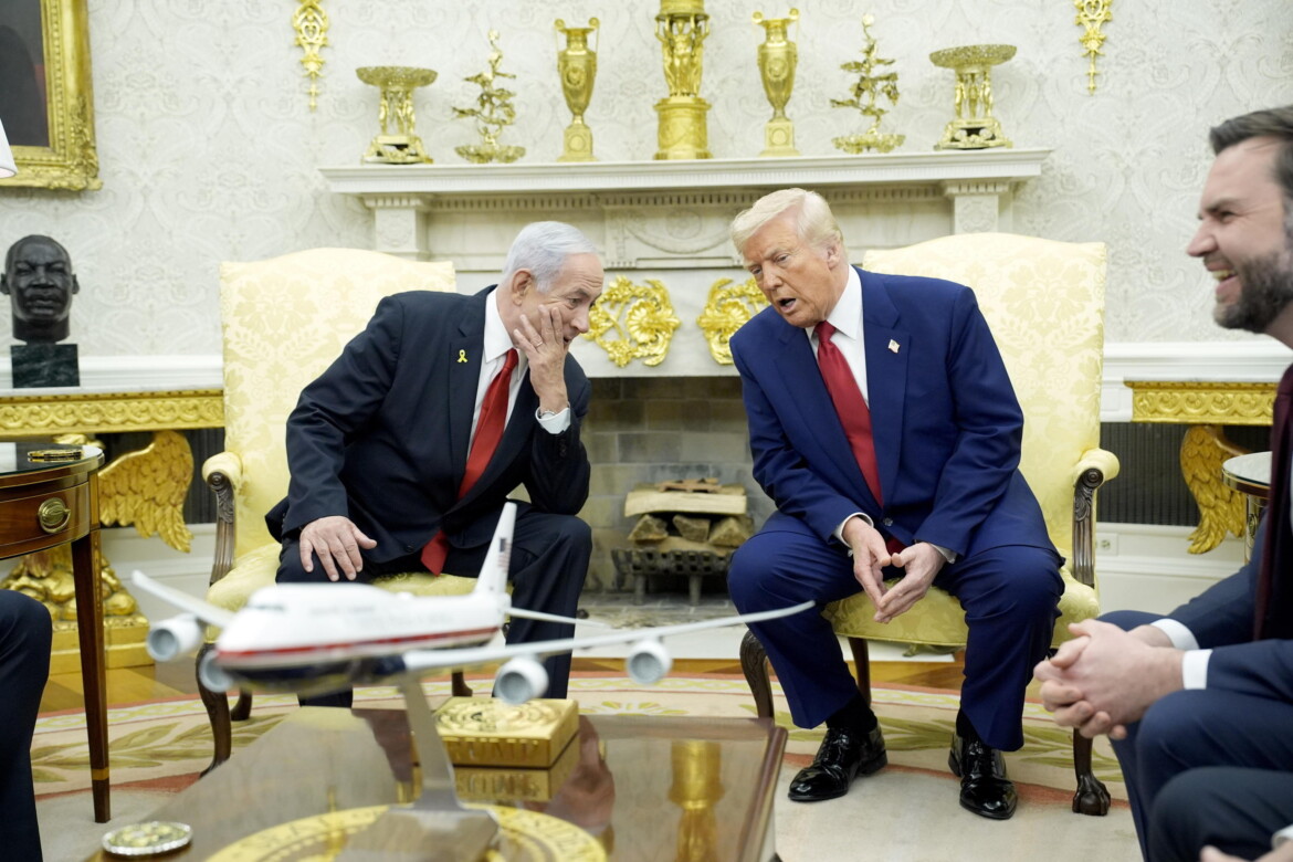 Donald Trump è pronto a unirsi alla guerra all’Iran Donald Trump è pronto a unirsi alla guerra all’Iran