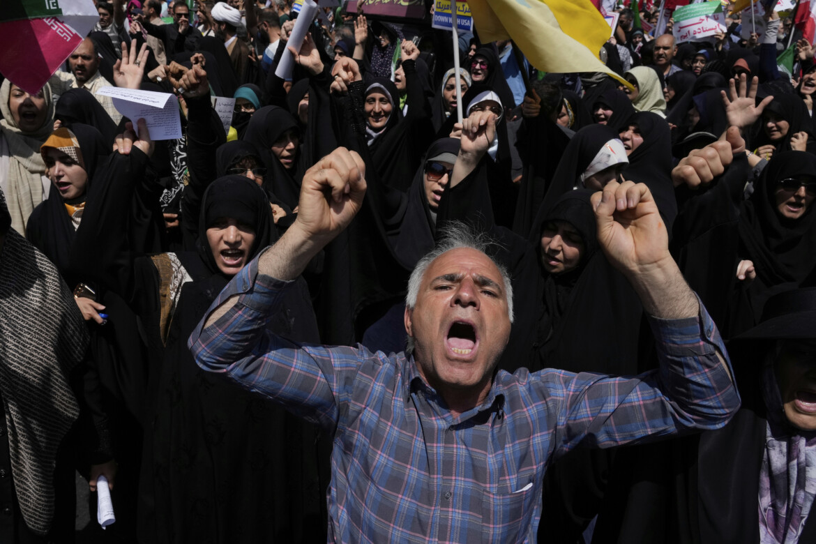 Lo spettro dei tempi lunghi. E l’Iran si riversa in strada Lo spettro dei tempi lunghi. E l’Iran si riversa in strada