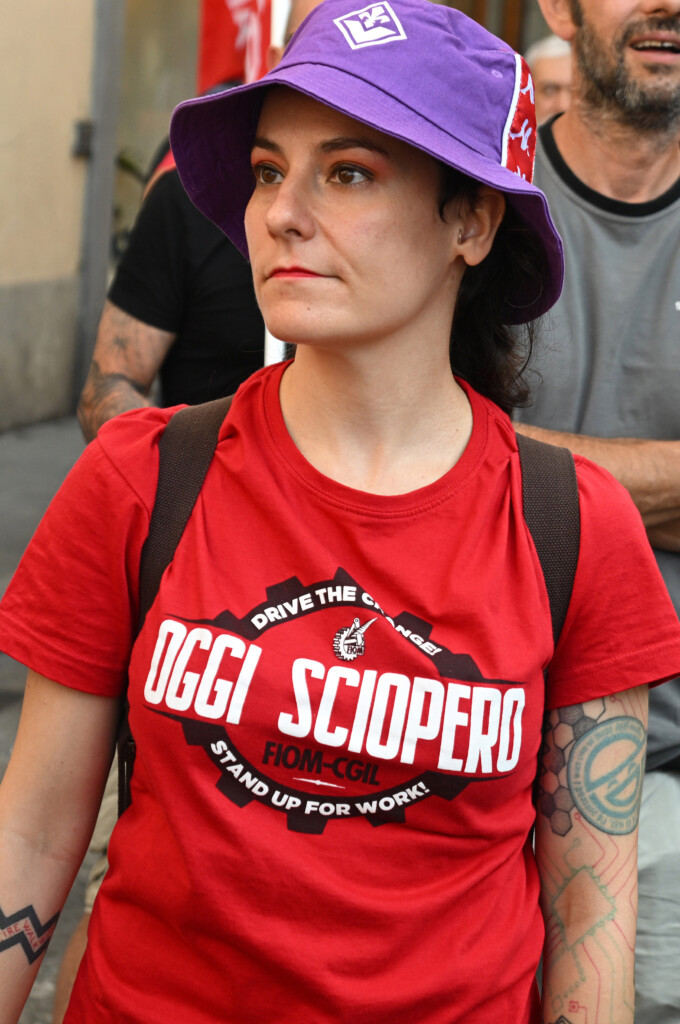 «Denunciateci tutti». I metalmeccanici sfidano il governo «Denunciateci tutti». I metalmeccanici sfidano il governo