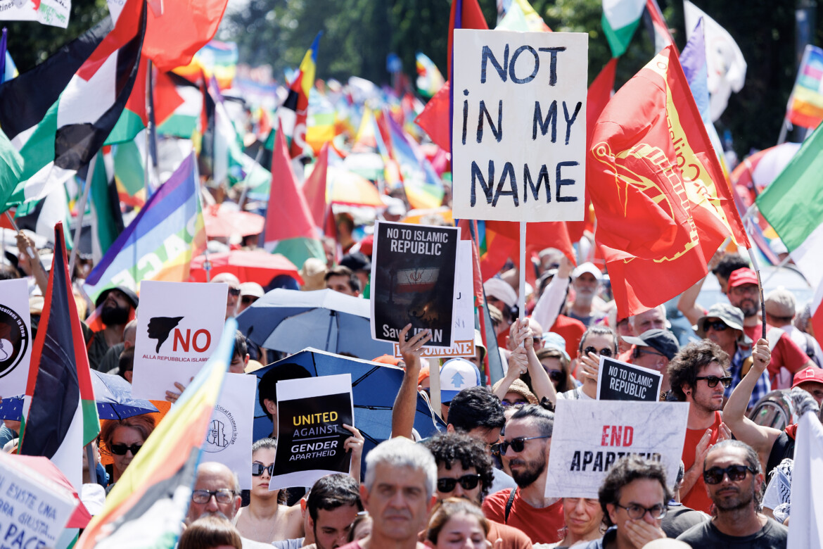 «Centomila contro il riarmo» «Centomila contro il riarmo»