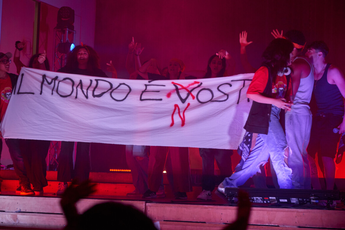 «Riders!», performance urbana per reclamare visibilità «Riders!», performance urbana per reclamare visibilità