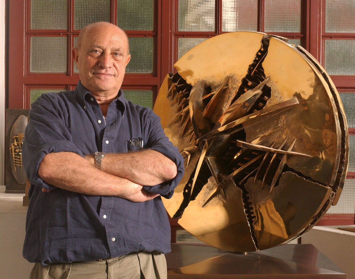 Arnaldo Pomodoro, la vita è una sfera ferita Arnaldo Pomodoro, la vita è una sfera ferita