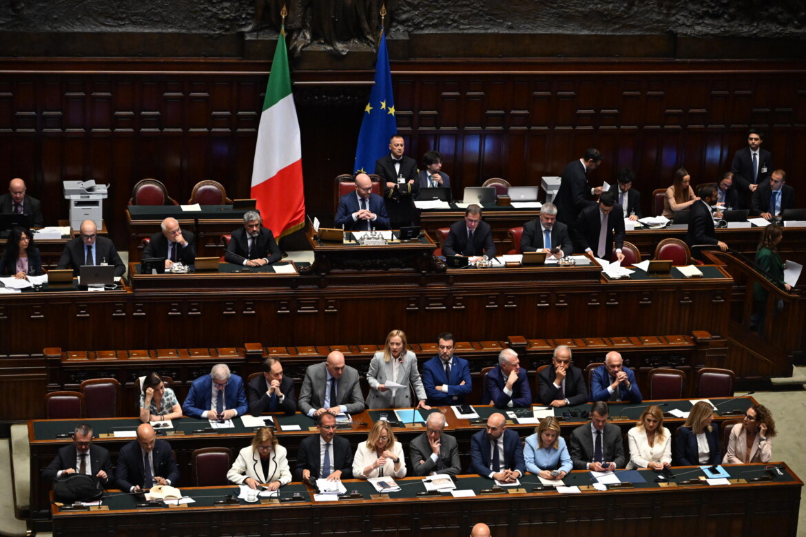 Meloni apre all’uso delle basi. «Ma solo con l’ok dell’Aula» Meloni apre all’uso delle basi. «Ma solo con l’ok dell’Aula»