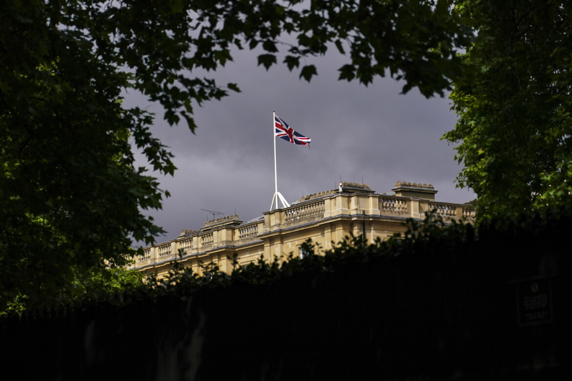 negoziati a londra mentre infuria la guerra commerciale tra usa e cina