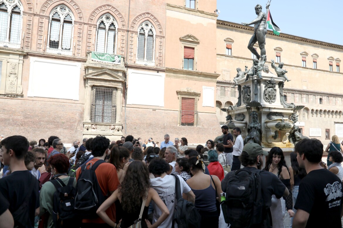 A Bologna 54 atti di fine indagine per gli attivisti contro il genocidio A Bologna 54 atti di fine indagine per gli attivisti contro il genocidio