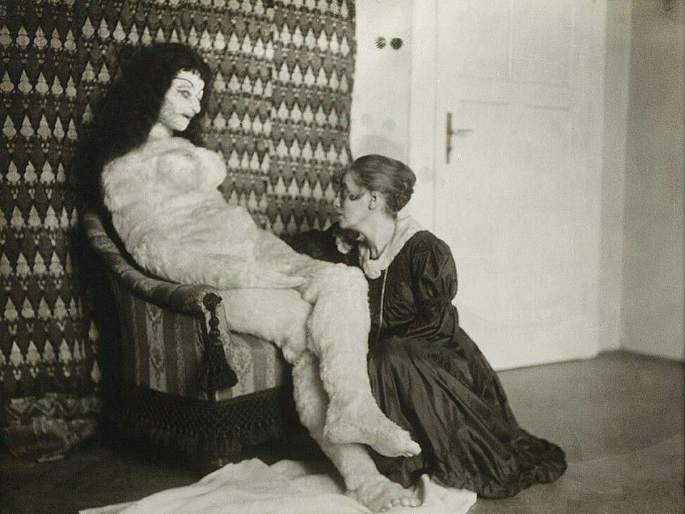 Hermine e Alma nella Germania degli anni Venti Hermine e Alma nella Germania degli anni Venti