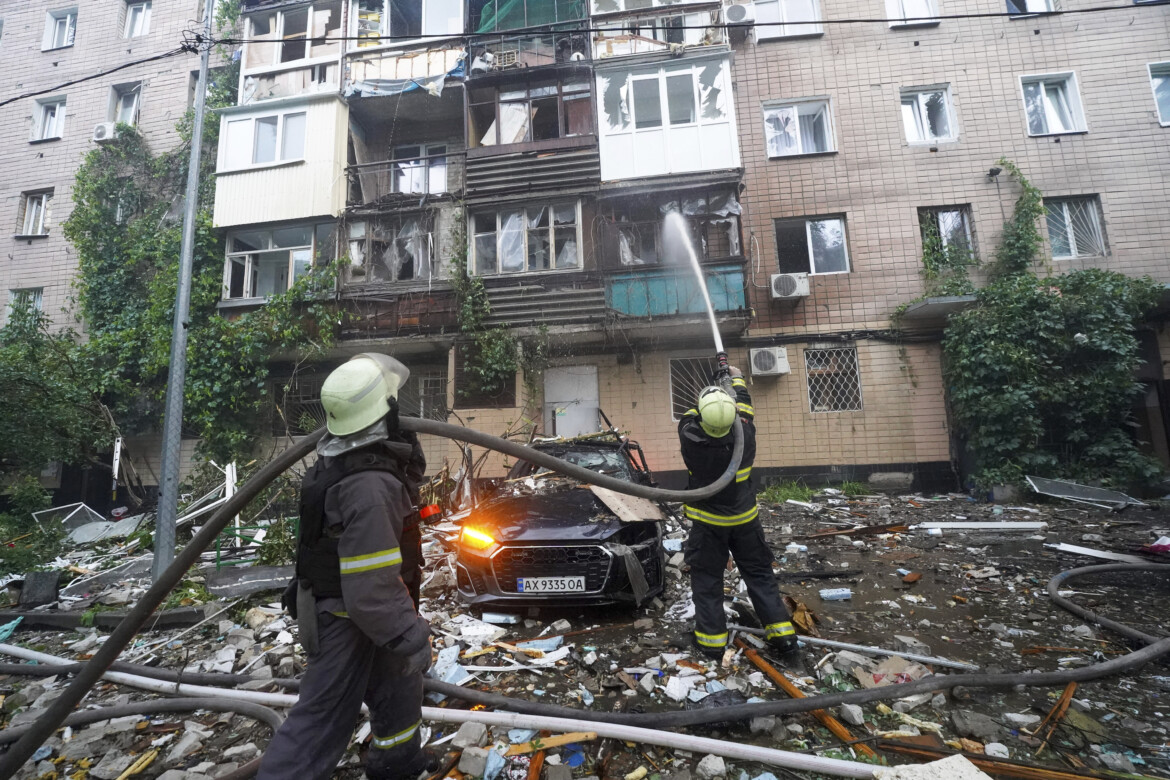 Razzi e droni a Kharkiv, offensive di terra. La trattativa non c’è più Razzi e droni a Kharkiv, offensive di terra. La trattativa non c’è più