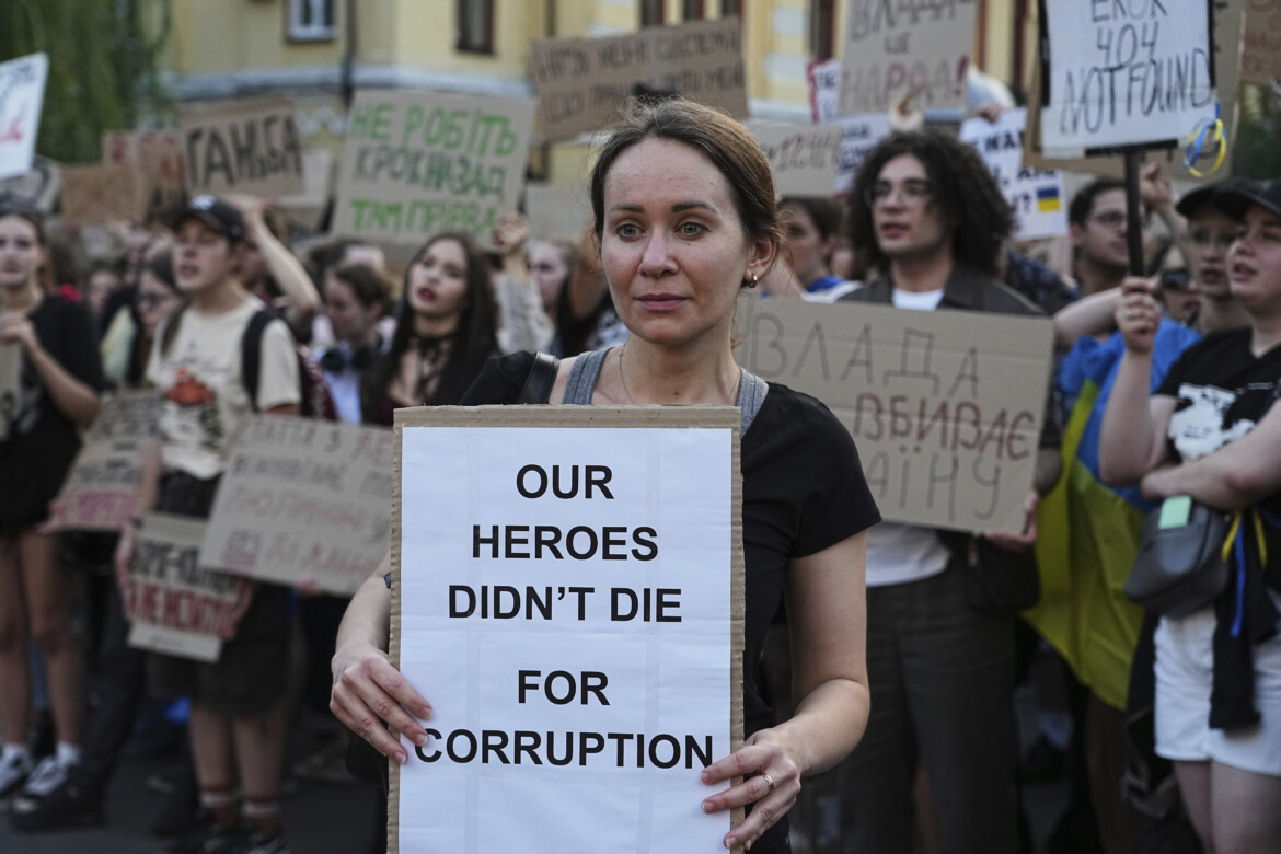 I conti sbagliati di Zelensky: ripristinata l’anti corruzione I conti sbagliati di Zelensky: ripristinata l’anti corruzione