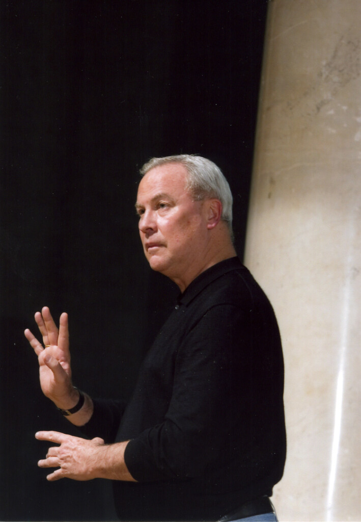 Robert Wilson, una grammatica radicale e universale tra gesto e silenzio