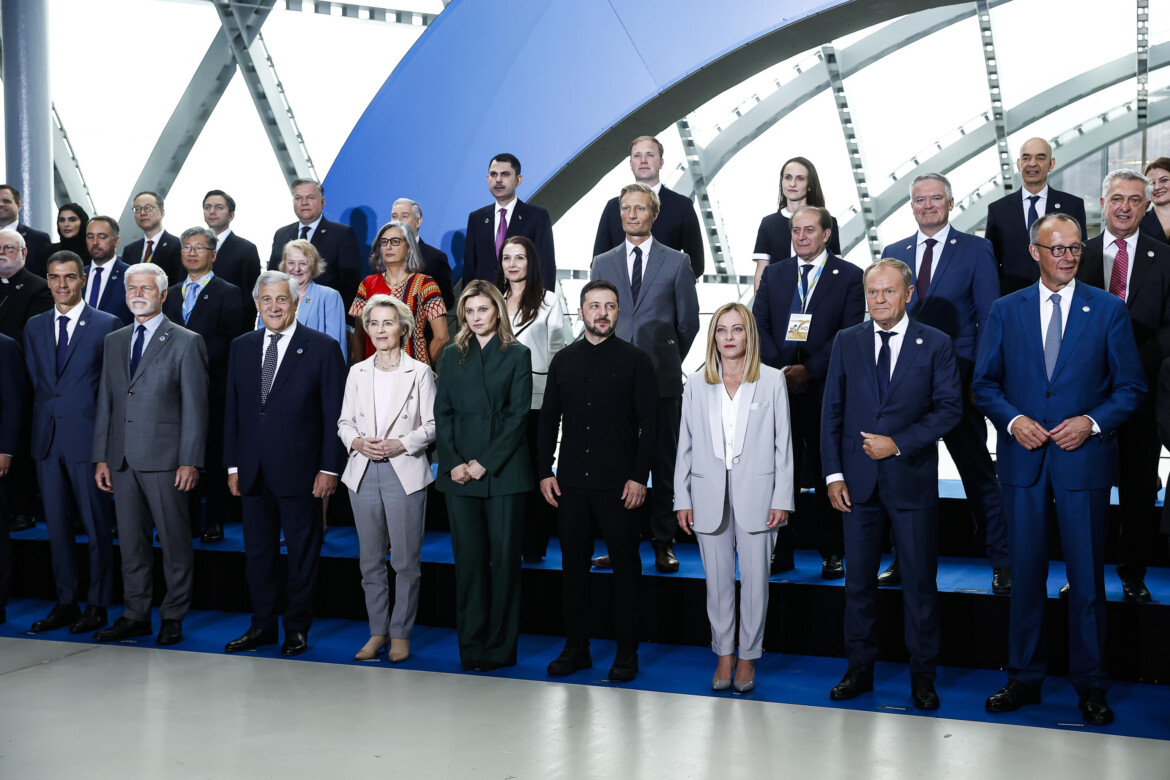 Le crepe dell’Europa sotto le promesse del «Piano Marshall» Le crepe dell’Europa sotto le promesse del «Piano Marshall»