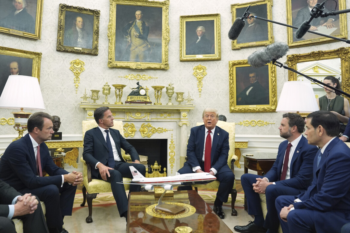 Le armi Usa per Kiev dovrà pagarle la Nato, a Mosca falso aut aut Le armi Usa per Kiev dovrà pagarle la Nato, a Mosca falso aut aut