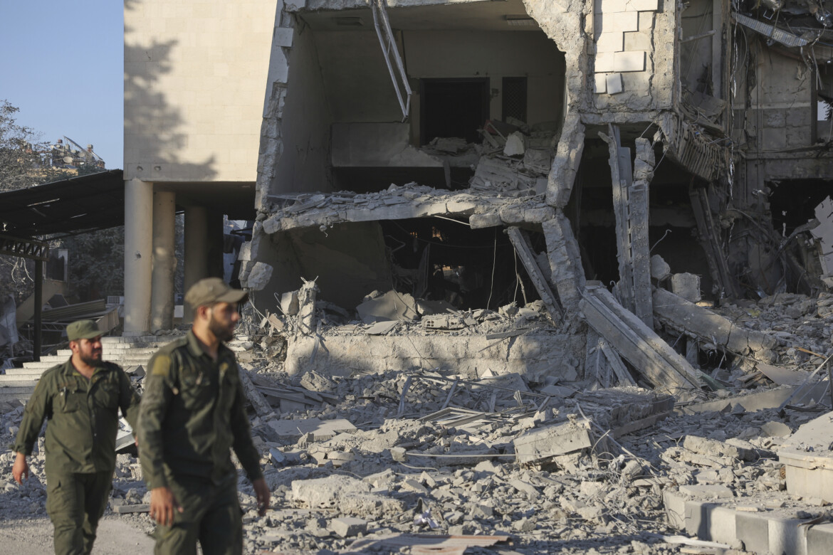 Tel Aviv bombarda Damasco e ricalibra la mappa siriana Tel Aviv bombarda Damasco e ricalibra la mappa siriana