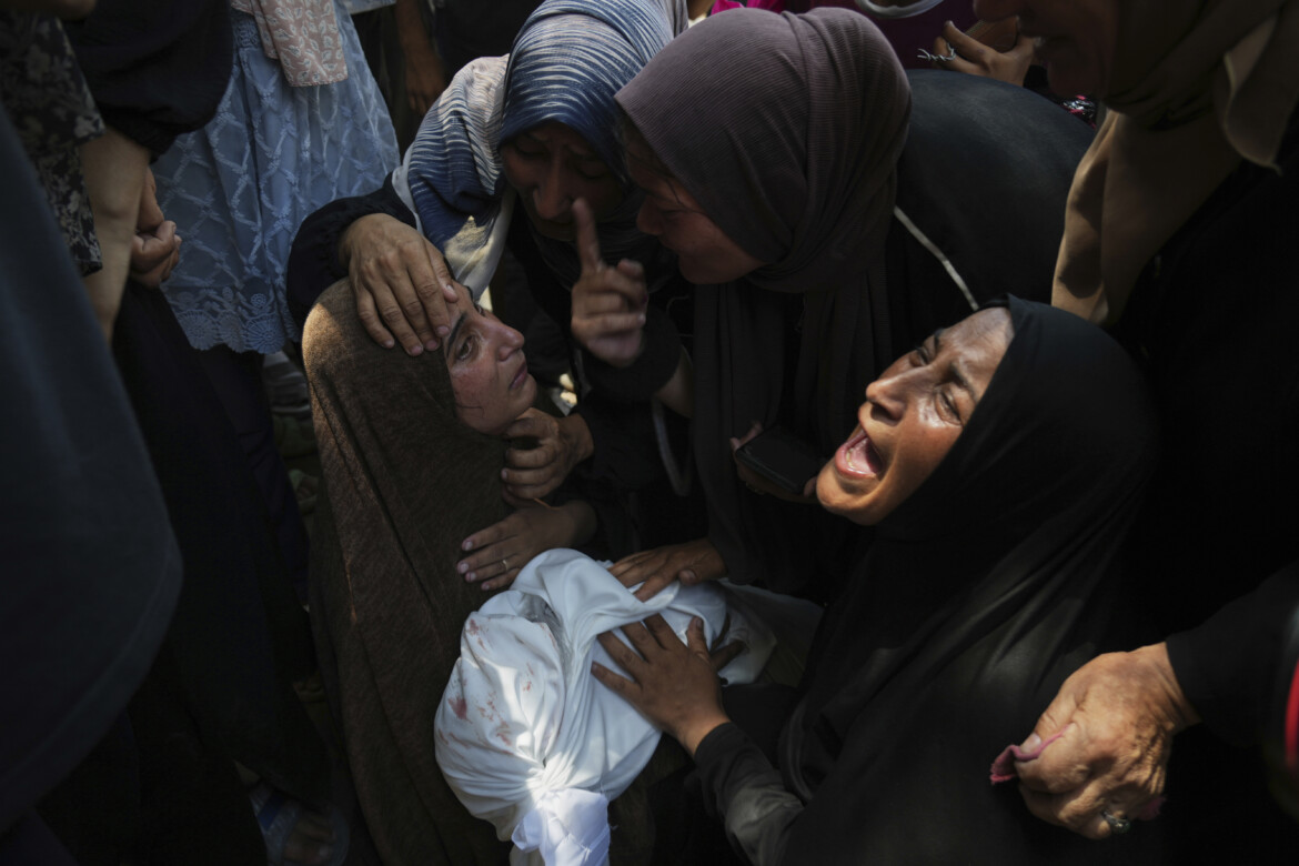 Gaza, le campane rompono il silenzio del governo